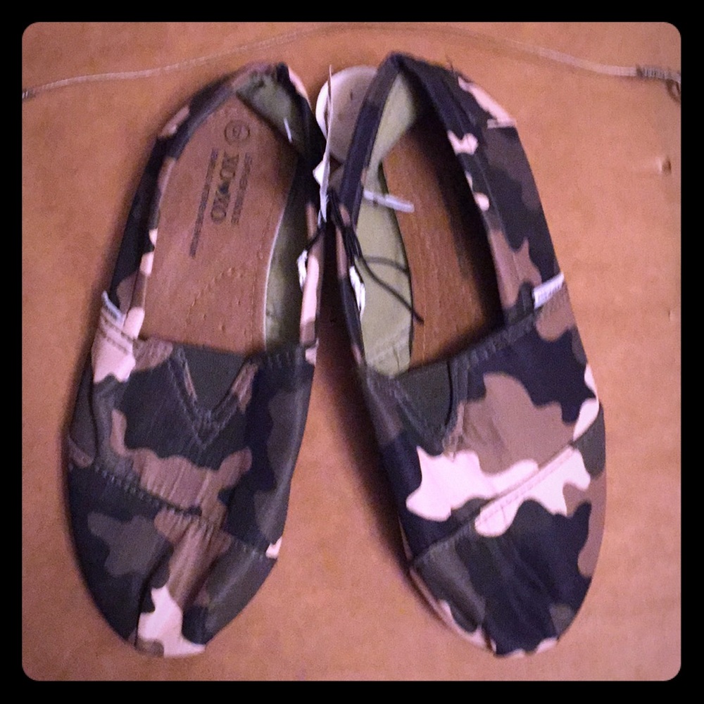 Brand New XOXO brand Size 5 Women’s Shoes